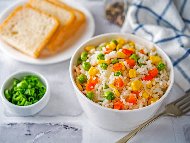 Рецепта Бърз и лесен ориз в тенджера с грах и царевица (за гарнитура или основно)